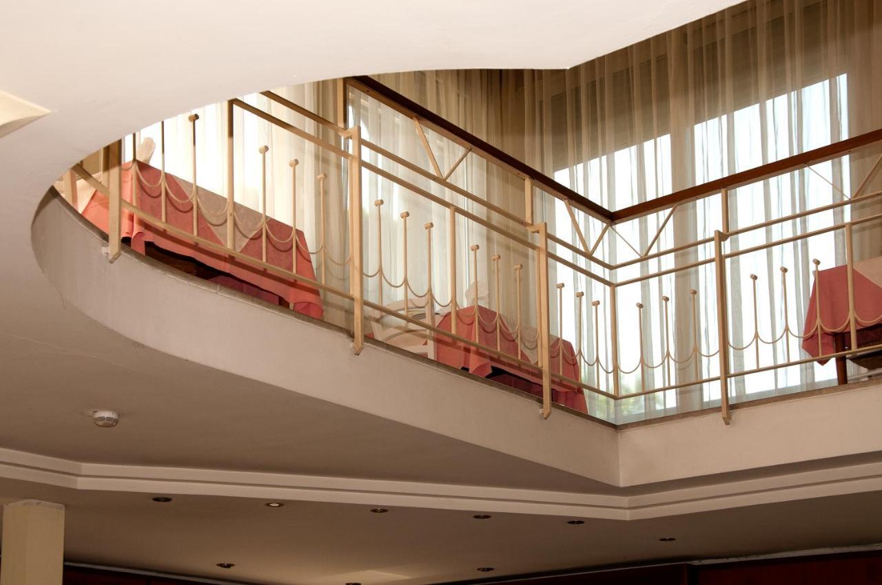 Hotel Rugantino Чезенатіко Екстер'єр фото