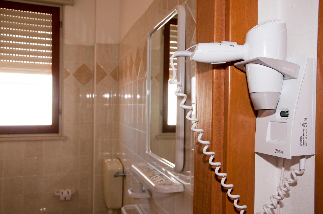 Hotel Rugantino Чезенатіко Екстер'єр фото